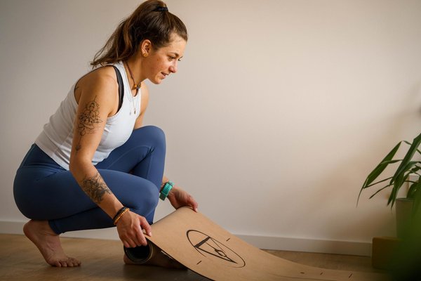 Franziska Braunhofer_2022 - 11 Nov - Franzi Yoga Pose -   Matte -204526