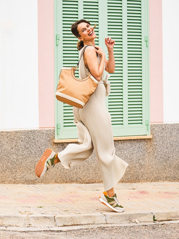 Franziska Hengst_Franziska_Commercial_ara_Shoes_FS_25_Mallorca_Web-044