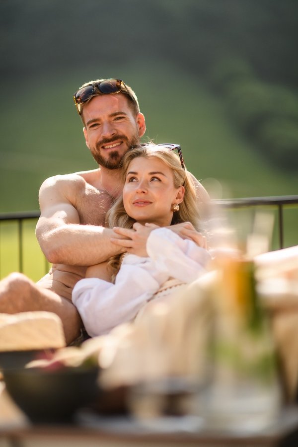 Rebecca Astl_1160d12d-77b6-4a81-9804-b62c1327407a