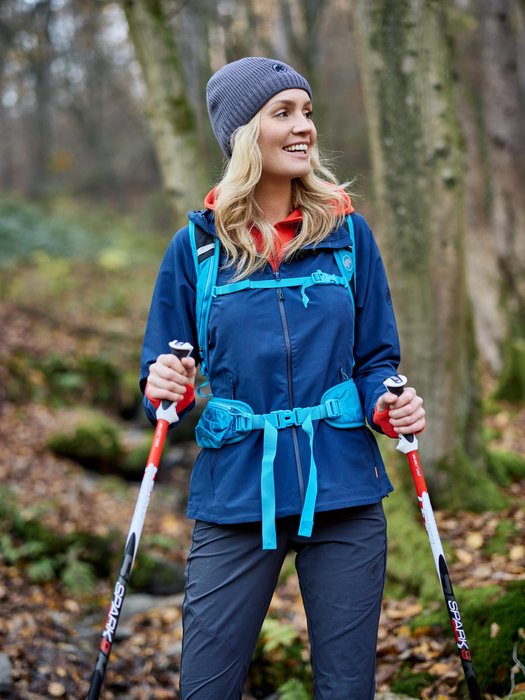 Jana Fachinger_Jana_Fachinger_Outdoor_Hiking_bydennisrethers_008