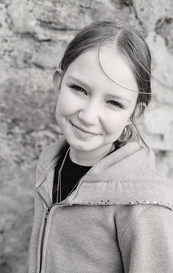 Emma Hofer_Emma Hofer 2025 - 4