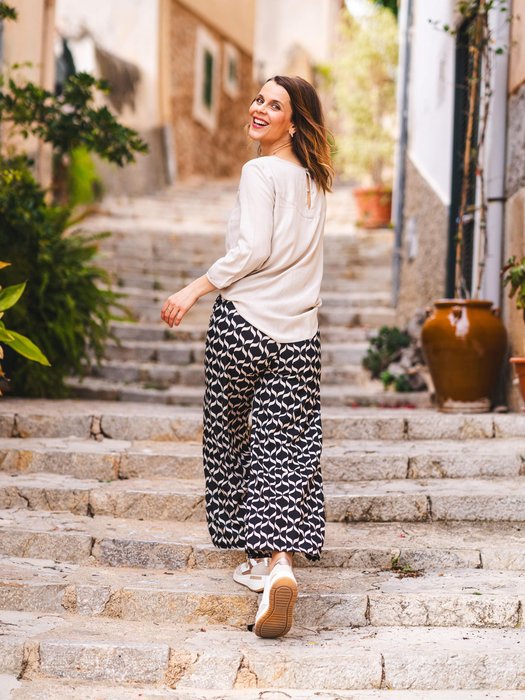 Franziska Hengst_Franziska_Commercial_ara_Shoes_FS_25_Mallorca-065